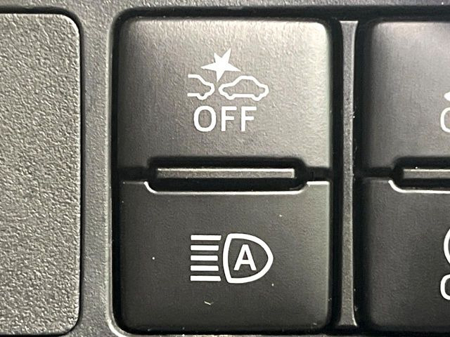 【トヨタセーフティセンス】走行中に前方の車両等を認識し、衝突しそうな時は警報とブレーキで衝突回避と被害軽減をアシスト。より安全にドライブをお楽しみいただけます。