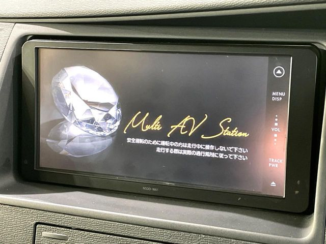 �y�����i�r�z�l�C�̏����i�r�𑕔����Ă���܂��B�i�r�̎g���₷���͂������A�I�[�f�B�I�@�\���[��!�L�����v�◷�s�͂������A�ʋ΂┃�����ȂǕ��i�̃h���C�u���y�����Ȃ�͂���