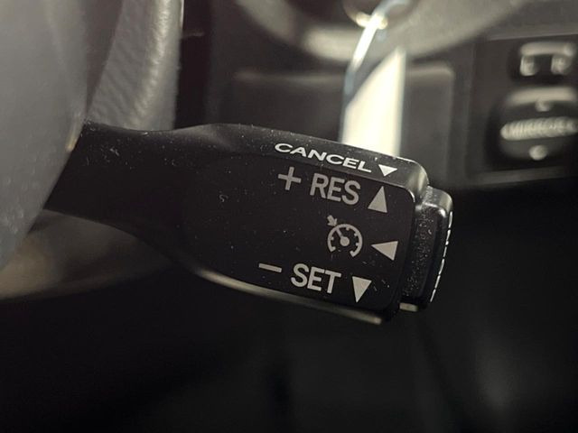 �y�N���[�Y�R���g���[���z�������H�����N���N���s�B�A�N�Z���𗣂��Ă���葬�x�ő��s���ł��A�������^�]���̕��S���y��!�����E�������ȒP�ȃX�C�b�`����Œ����ł��܂��B