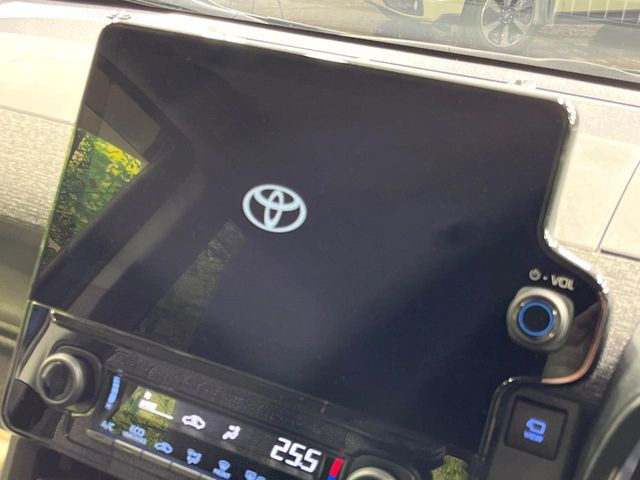 �y10.5�C���` �f�B�X�v���C�I�[�f�B�I�z���ʂ̃f�B�X�v���C��AppleCarPlay��AndroidAuto�����p�\�B�傫�ȉ�ʂŃX�}�z�i�r�A�v���������p���������܂���