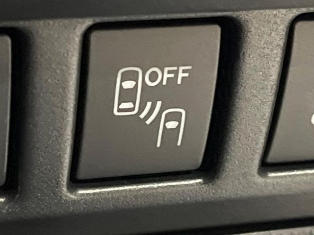 �y�����r�[�N���f�B�e�B�N�V�����z���s���A�h�A�~���[�̎��p�ɂȂ�₷���ӏ��Ɍ㑱�Ԃ��ڋ߂���ƃT�C�h�~���[�t�߂Ɍx����\���A�h���C�o�[�ɒ��ӊ��N�ƁA����̍ۂ̓n���h��������A�V�X�g�����܂��B