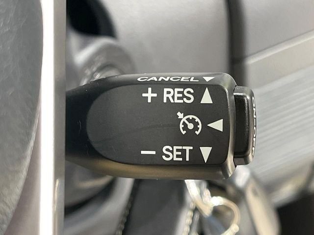 �y�N���[�Y�R���g���[���z�������H�����N���N���s�B�A�N�Z���𗣂��Ă���葬�x�ő��s���ł��A�������^�]���̕��S���y��!�����E�������ȒP�ȃX�C�b�`����Œ����ł��܂��B