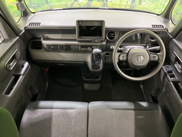 【シーケンシャルターンランプ付きLEDヘッドライト】人気の『流れるウィンカー』付きのLEDヘッドライトを装備♪高級感はもちろん、点灯時は存在感たっぷりで他車からも認識されやすく安心です。