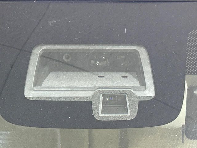 �y�X�Y�L �Z�[�t�e�B�T�|�[�g�z���s���ɑO���̎ԗ�����F�����A�Փ˂������Ȏ��͌x��ƃu���[�L�ŏՓˉ���Ɣ�Q�y�����A�V�X�g�B�����S�Ƀh���C�u�����y���݂��������܂��B