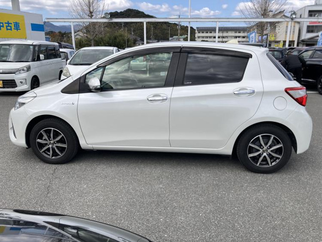 ヴィッツ1.5 ハイブリッド F セーフティ エディションII