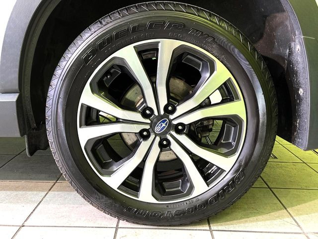 �y����18�C���`�A���~�z�C�[���z�O�ςɃ}�b�`���������A���~�z�C�[���𑕒����Ă���܂��B�e��ЊO�A���~�z�C�[����A�X�^�b�h���X�^�C�����戵�����Ă���܂��B���񂲑��k����������