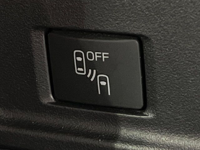 �y�����r�[�N���f�B�e�B�N�V�����z���s���A�h�A�~���[�̎��p�ɂȂ�₷���ӏ��Ɍ㑱�Ԃ��ڋ߂���ƃT�C�h�~���[�t�߂Ɍx����\���A�h���C�o�[�ɒ��ӊ��N�ƁA����̍ۂ̓n���h��������A�V�X�g�����܂��B