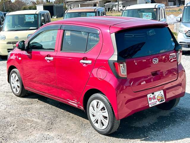 ���X�ł͌y�����Ԃ��畁�ʎԂ܂ŕ��L���I�[�����[�J�[�̎Ԏ�E�F�E�O���[�h��L�x�ɑ����Ă���܂��B