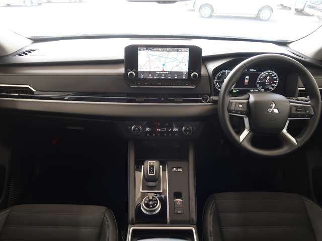 アウトランダーPHEV 2.4 G 4WD