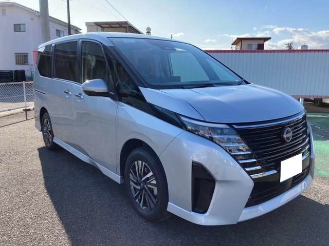 セレナ1.4 e-4ORCE ハイウェイスターV 4WD