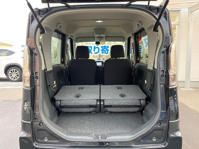 ���i�̂���������ʋ΁A���}���ɏ\���ȉ׎��X�y�[�X���m�ۂ��Ă���܂��B�Z�J���h�V�[�g��|���ƁA�傫�ȉו��̐ύڂ��\�ł���