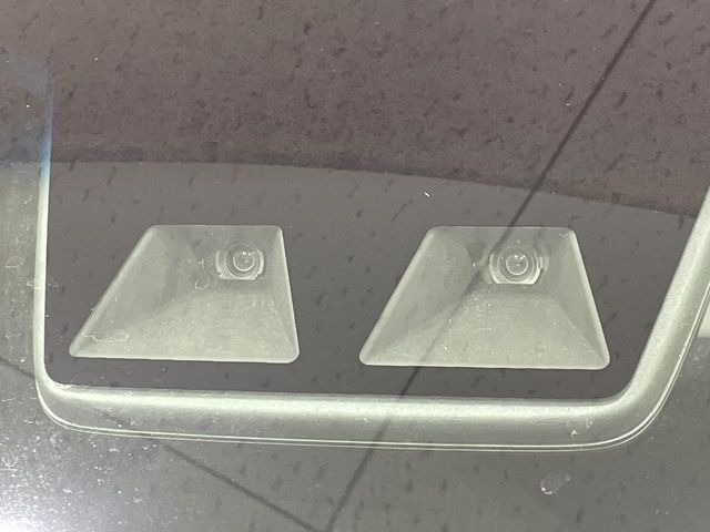 �y�X�}�[�g�A�V�X�g�z���s���ɑO���̎ԗ�����F�����A�Փ˂������Ȏ��͌x��ƃu���[�L�ŏՓˉ���Ɣ�Q�y�����A�V�X�g�B�����S�Ƀh���C�u�����y���݂��������܂��B