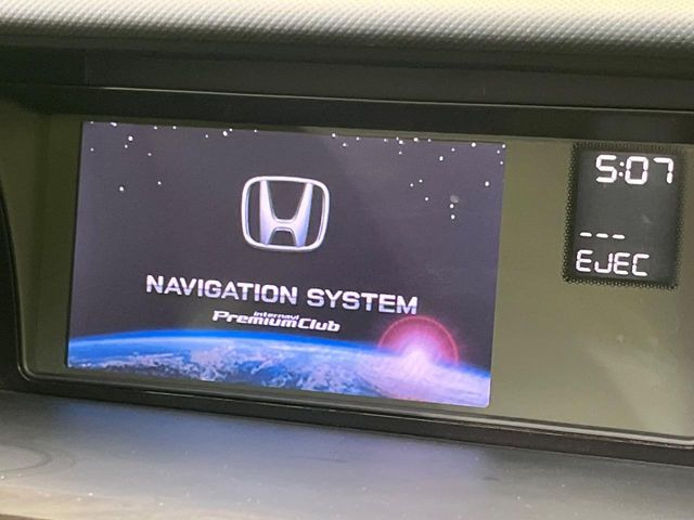 �y�����i�r�z�l�C�̏����i�r�𑕔����Ă���܂��B�i�r�̎g���₷���͂������A�I�[�f�B�I�@�\���[��!�L�����v�◷�s�͂������A�ʋ΂┃�����ȂǕ��i�̃h���C�u���y�����Ȃ�͂���