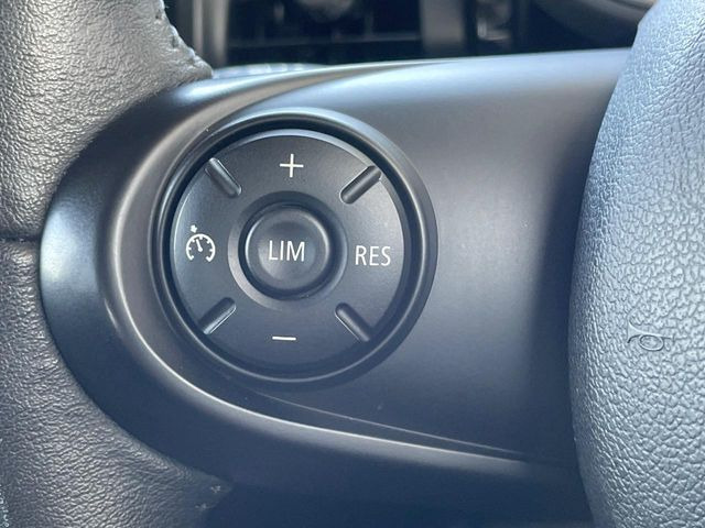 ���N���[�Y�R���g���[��:�������H�⎩���Ԑ�p���H���ɂāA�葬���q���\�ƂȂ�֗��ȋ@�\�ł��B�������ړ��̍ۂł����ɂ����֗��ɂ��g�����������܂���