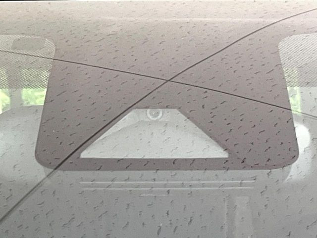 �y�g���^�Z�[�t�e�B�Z���X�z���s���ɑO���̎ԗ�����F�����A�Փ˂������Ȏ��͌x��ƃu���[�L�ŏՓˉ���Ɣ�Q�y�����A�V�X�g�B�����S�Ƀh���C�u�����y���݂��������܂��B