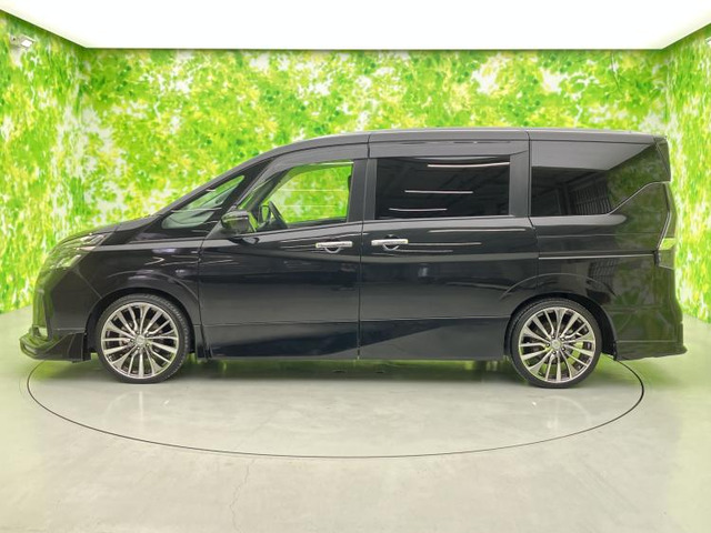 セレナ1.2 e-POWER ハイウェイスターV アーバンクロム