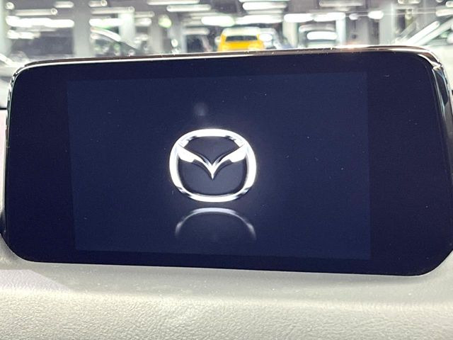 �y8.8�C���`�}�c�_�R�l�N�g�z�ԓ��̕��͋C�Ƀ}�b�`������^�̃f�B�X�v���C�B�X�}�z�ڑ��ł̃i�r�g�p��Bluetooth�Đ����A�l�X�ȋ@�\���y���߂܂��B�����I�ȃ_�C�������삪�\�ŁA�g��������ǍD�ł��B