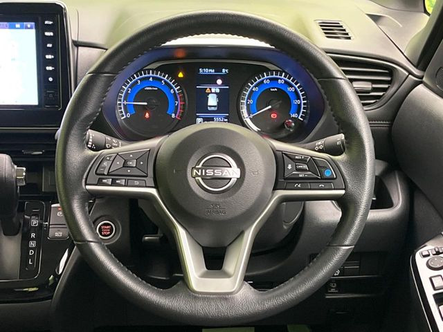 �y�����v�����X�e�A�����O�z�㎿�Ȋv���g�p���邱�ƂŁA��ɂ����������݂ƂĂ��^�]���₷���n���h���ł���