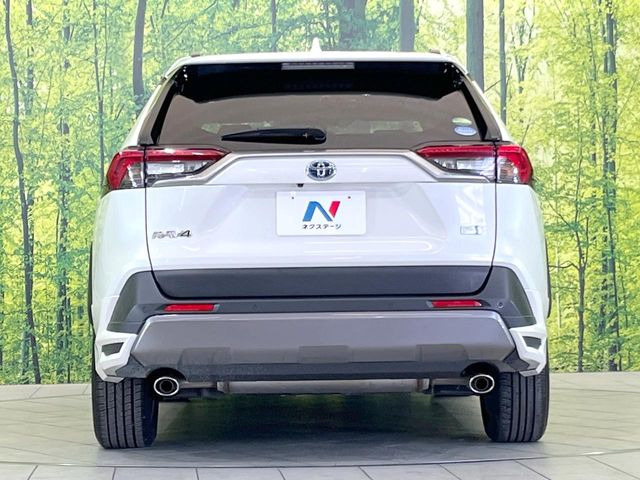 安心の最長10年・走行無制限保証(有償)をご用意。保証内容も充実はもちろん、無料点検&オイル交換や、年中無休の全国・24時間ロードサービスも付帯されておりますのでご安心下さい。