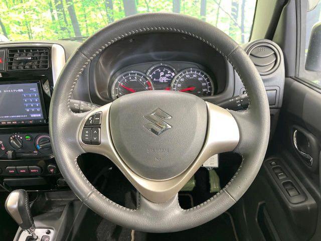 �y�����v�����X�e�A�����O�z�㎿�Ȋv���g�p���邱�ƂŁA��ɂ����������݂ƂĂ��^�]���₷���n���h���ł���