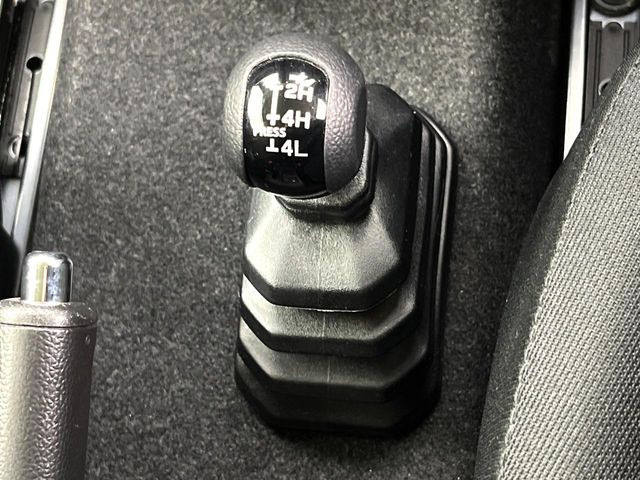 4WDのお車ですので、雪道でも安心です♪降雪地地域にお住まいの方以外にも、ウィンタースポーツが趣味の方や降雪地域へ帰省される機会がある方にもおすすめ!