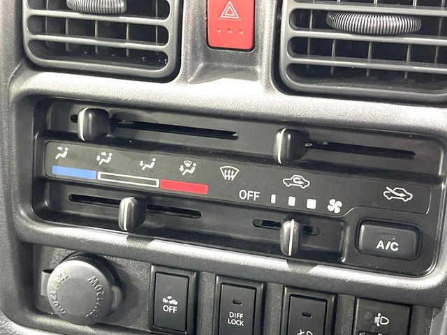 �����~�������Ă��S�Ȃɉ��K�ȋ󒲂�͂��Ă����A�_�C�������G�A�R���𑕔���