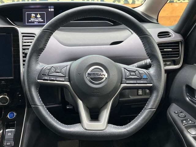 �y�����v�����X�e�A�����O�z�㎿�Ȋv���g�p���邱�ƂŁA��ɂ����������݂ƂĂ��^�]���₷���n���h���ł���