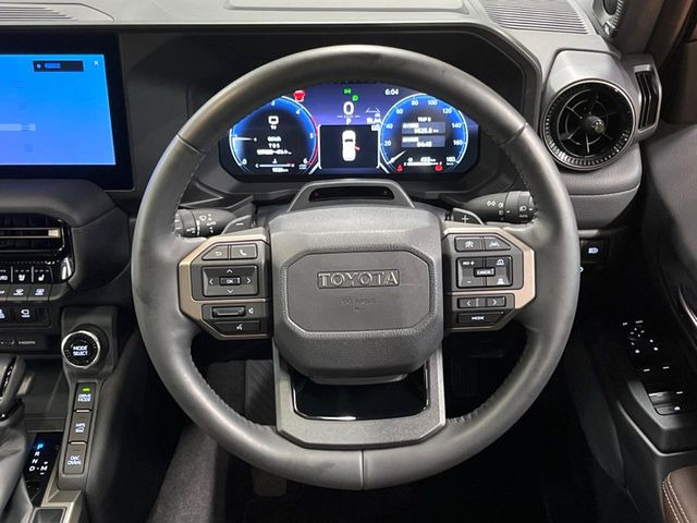 �y�����v�����X�e�A�����O�z�㎿�Ȋv���g�p���邱�ƂŁA��ɂ����������݂ƂĂ��^�]���₷���n���h���ł���