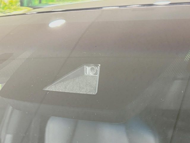 �y�g���^�Z�[�t�e�B�Z���X�z���s���ɑO���̎ԗ�����F�����A�Փ˂������Ȏ��͌x��ƃu���[�L�ŏՓˉ���Ɣ�Q�y�����A�V�X�g�B�����S�Ƀh���C�u�����y���݂��������܂��B