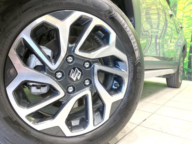 �y����16�C���`�A���~�z�C�[���z�O�ςɃ}�b�`���������A���~�z�C�[���𑕒����Ă���܂��B�e��ЊO�A���~�z�C�[����A�X�^�b�h���X�^�C�����戵�����Ă���܂��B���񂲑��k����������