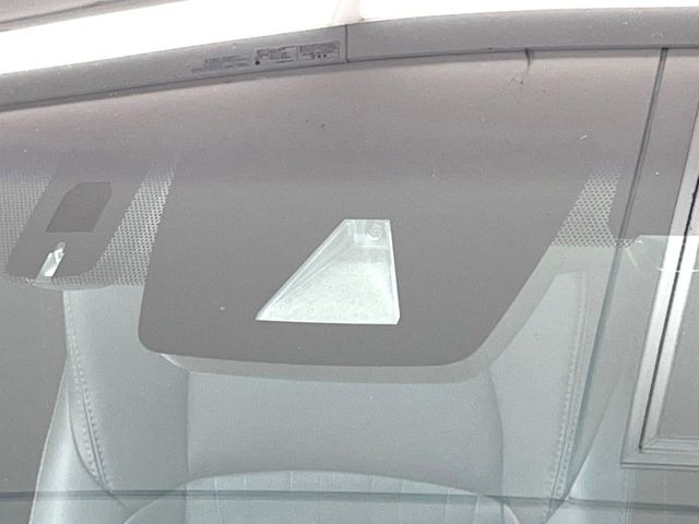 �y�g���^�Z�[�t�e�B�Z���X�z���s���ɑO���̎ԗ�����F�����A�Փ˂������Ȏ��͌x��ƃu���[�L�ŏՓˉ���Ɣ�Q�y�����A�V�X�g�B�����S�Ƀh���C�u�����y���݂��������܂��B