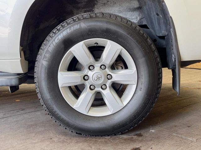 �y����17�C���`�A���~�z�C�[���z�O�ςɃ}�b�`���������A���~�z�C�[���𑕒����Ă���܂��B�e��ЊO�A���~�z�C�[����A�X�^�b�h���X�^�C�����戵�����Ă���܂��B���񂲑��k����������