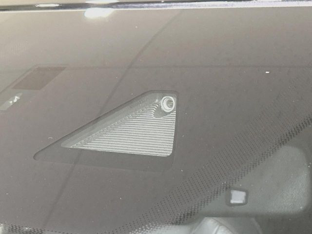 �yi-ACTIVESENSE�z���s���ɑO���̎ԗ�����F�����A�Փ˂������Ȏ��͌x��ƃu���[�L�ŏՓˉ���Ɣ�Q�y�����A�V�X�g�B�����S�Ƀh���C�u�����y���݂��������܂��B