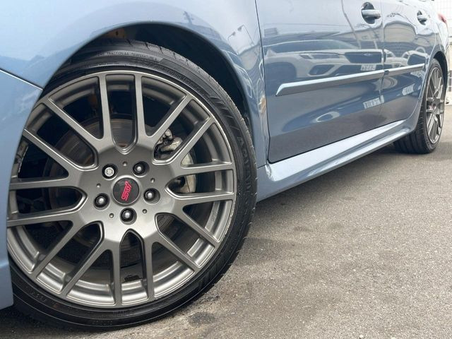 �y�����I�v�V����STI��19�C���`�A���~�z�C�[���z�����I�v�V�����z�C�[���𑕒��B���s���\�̌���ɉ����A�O�ς����X�^�C���b�V���ɂȂ��Ă��܂��B