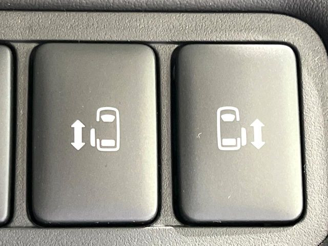 �y�����p���[�X���C�h�h�A�z�X�}�[�g�L�[��^�]�Ȃ̃X�C�b�`�Ō�ȗ����X���C�h�h�A�̊J���\���d��������͂����ăh�A���J����K�v�������A�����Ȃ��q�l�ł��ȒP�ɊJ���߂ł����K�ł���