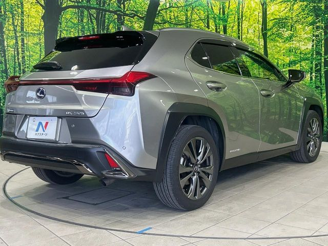 ☆全国のネクステージからお取り寄せが可能※!遠方の店舗に展示してあるクルマが気になる場合も、最寄りの店舗でご覧いただくことが可能です!是非私たちに要望をお聞かせください!※別途費用