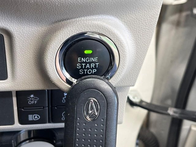 �y�L�[�t���[�V�X�e���z�J�o����|�P�b�g�ɓ��ꂽ�܂܂ł��h�A�̎{���E�������\�ȃX�}�[�g�L�[�𑕔��B�G���W���̃I���E�I�t�����J�M�����o���K�v����������Ƃ��Ă��֗��ł���