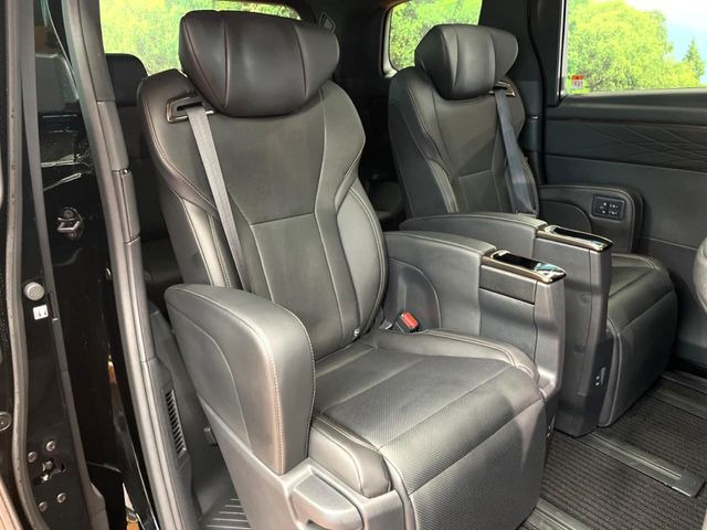 【オットマン付セカンドシート】シートベンチレーション/パワーリクライニング/サイドテーブル等&hellip;ファーストクラスで過ごすような満ち足りたひとときを、ご満喫いただけます。