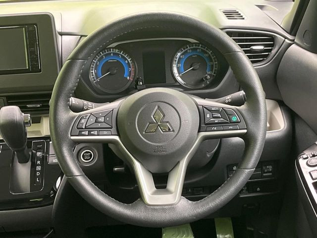 �y�����v�����X�e�A�����O�z�㎿�Ȋv���g�p���邱�ƂŁA��ɂ����������݂ƂĂ��^�]���₷���n���h���ł���