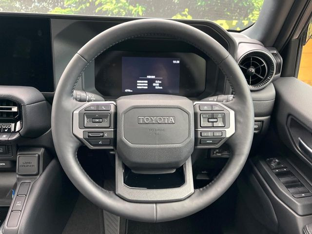 �y�����v�����X�e�A�����O�z�㎿�Ȋv���g�p���邱�ƂŁA��ɂ����������݂ƂĂ��^�]���₷���n���h���ł���