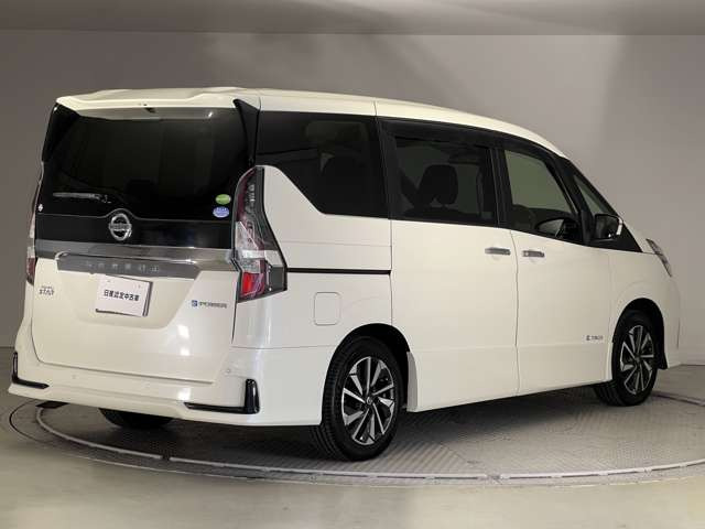 セレナ1.2 e-POWER ハイウェイスターV