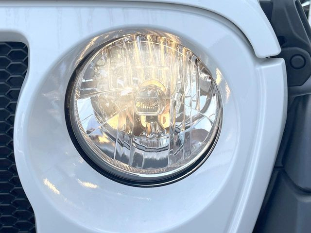 ���w�b�h���C�g:�w�b�h���C�g�͉��΂݂����Ȃ��A�Y��ȏ�Ԃ�ۂ��Ă���܂��B���΂ݖh�~�̃����Y�R�[�e�B���O�̎{�H���\�ł������܂��B