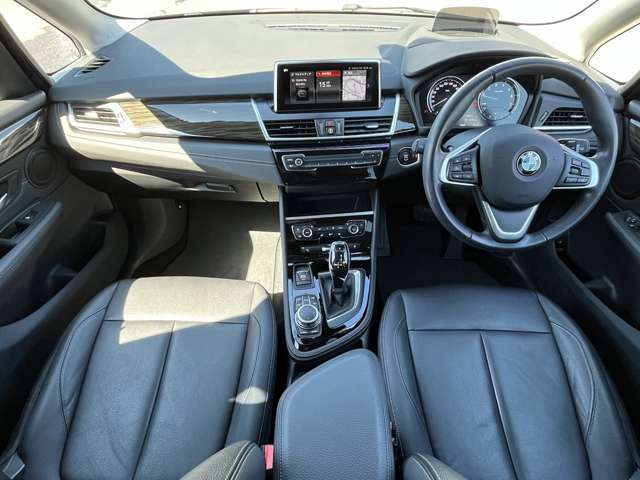 2シリーズアクティブツアラー218i ラグジュアリー DCT