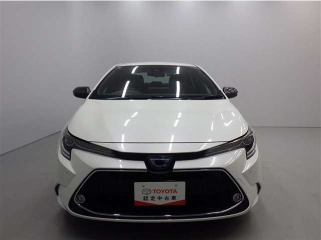 カローラ1.8 ハイブリッド W×B