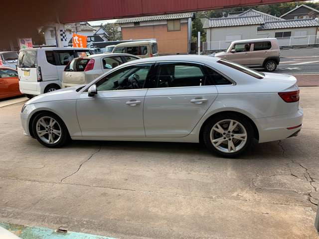 A42.0 TFSI スポーツ