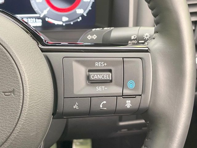 【プロパイロット】高速道路での長距離走行が楽に!!渋滞時と巡回走行のシーンで、アクセル・ブレーキ・ステアリングを自動で制御し、長距離運転の負担を軽減してくれます♪