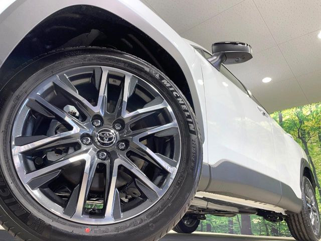 �y����18�C���`�A���~�z�C�[���z�O�ςɃ}�b�`���������A���~�z�C�[���𑕒����Ă���܂��B�e��ЊO�A���~�z�C�[����A�X�^�b�h���X�^�C�����戵�����Ă���܂��B���񂲑��k����������