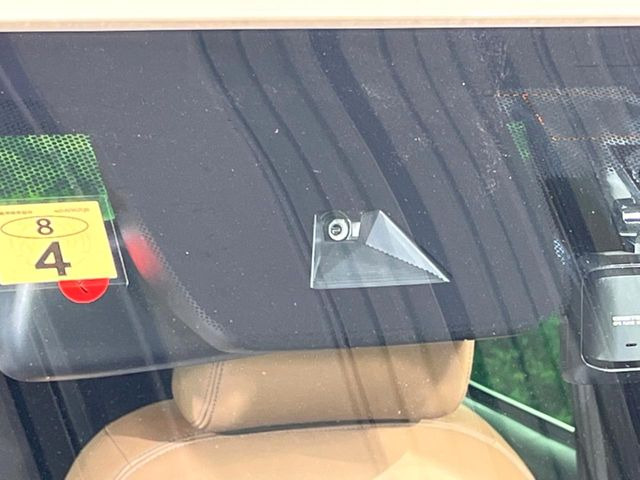 �y�z���_�Z���V���O�z���s���ɑO���̎ԗ�����F�����A�Փ˂������Ȏ��͌x��ƃu���[�L�ŏՓˉ���Ɣ�Q�y�����A�V�X�g�B�����S�Ƀh���C�u�����y���݂��������܂��B