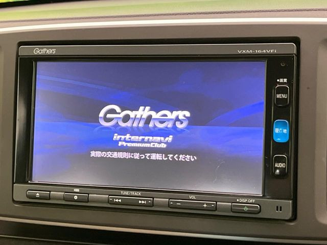 �y�����i�r�z�l�C�̏����i�r�𑕔����Ă���܂��B�i�r�̎g���₷���͂������A�I�[�f�B�I�@�\���[��!�L�����v�◷�s�͂������A�ʋ΂┃�����ȂǕ��i�̃h���C�u���y�����Ȃ�͂���