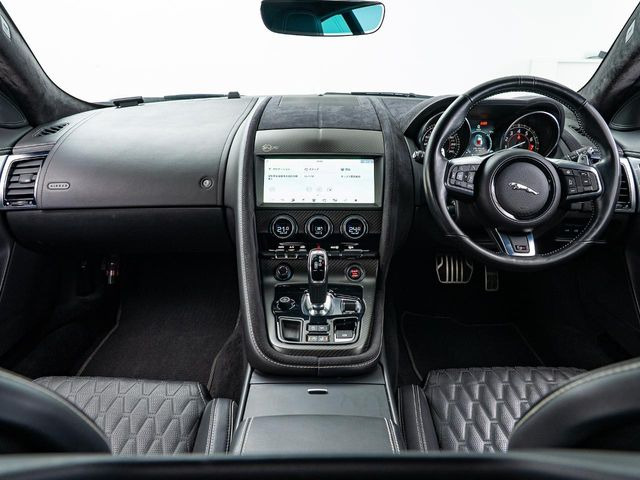 FタイプクーペSVR 4WD